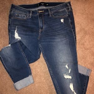 Hollister distressed skinny jeans size 9